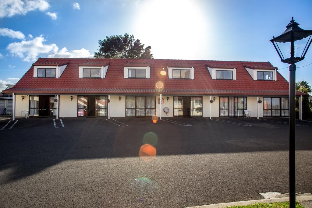 Bennetts Thermal Motor Inn Тауранга Екстер'єр фото