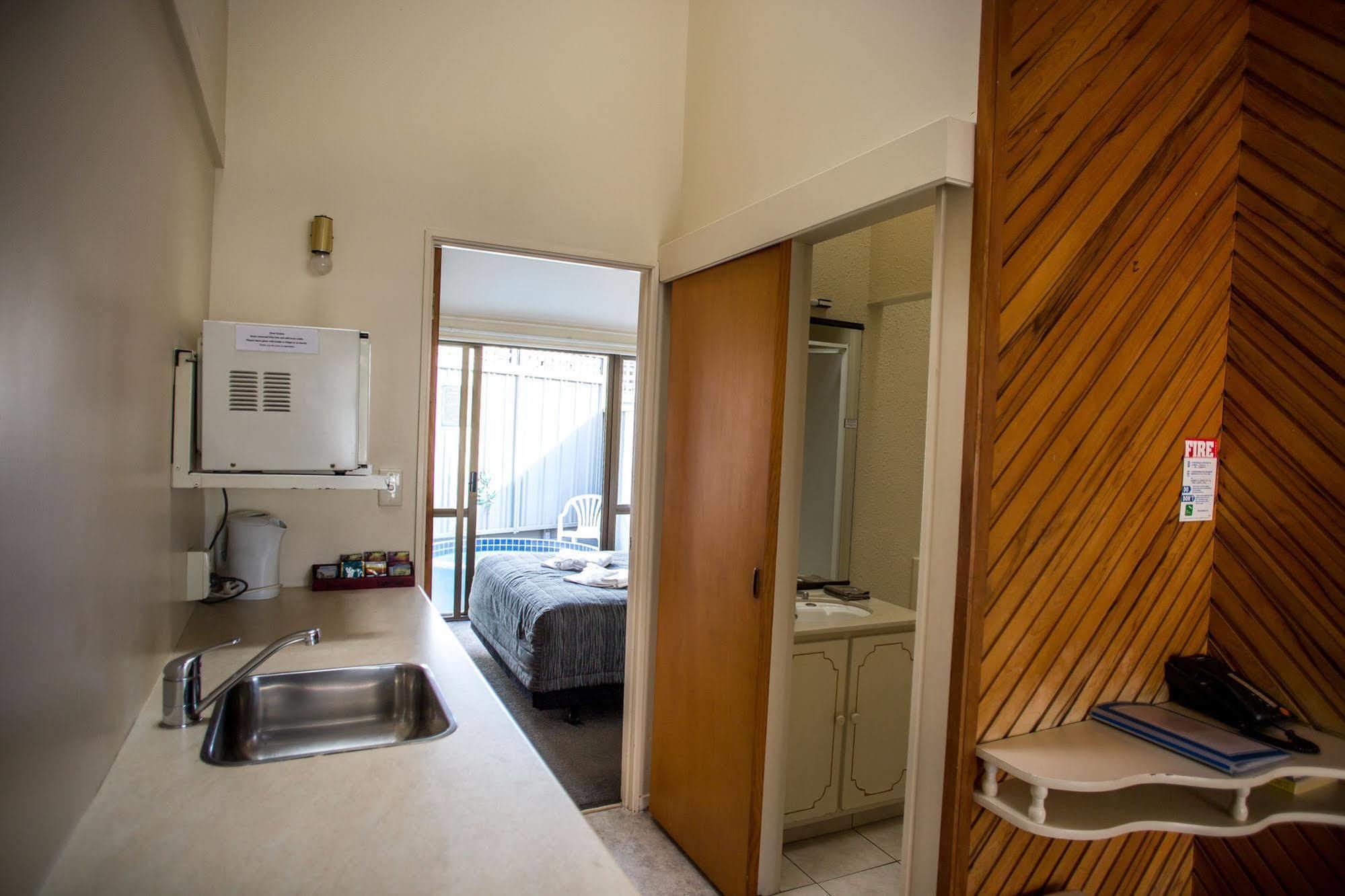 Bennetts Thermal Motor Inn Тауранга Екстер'єр фото