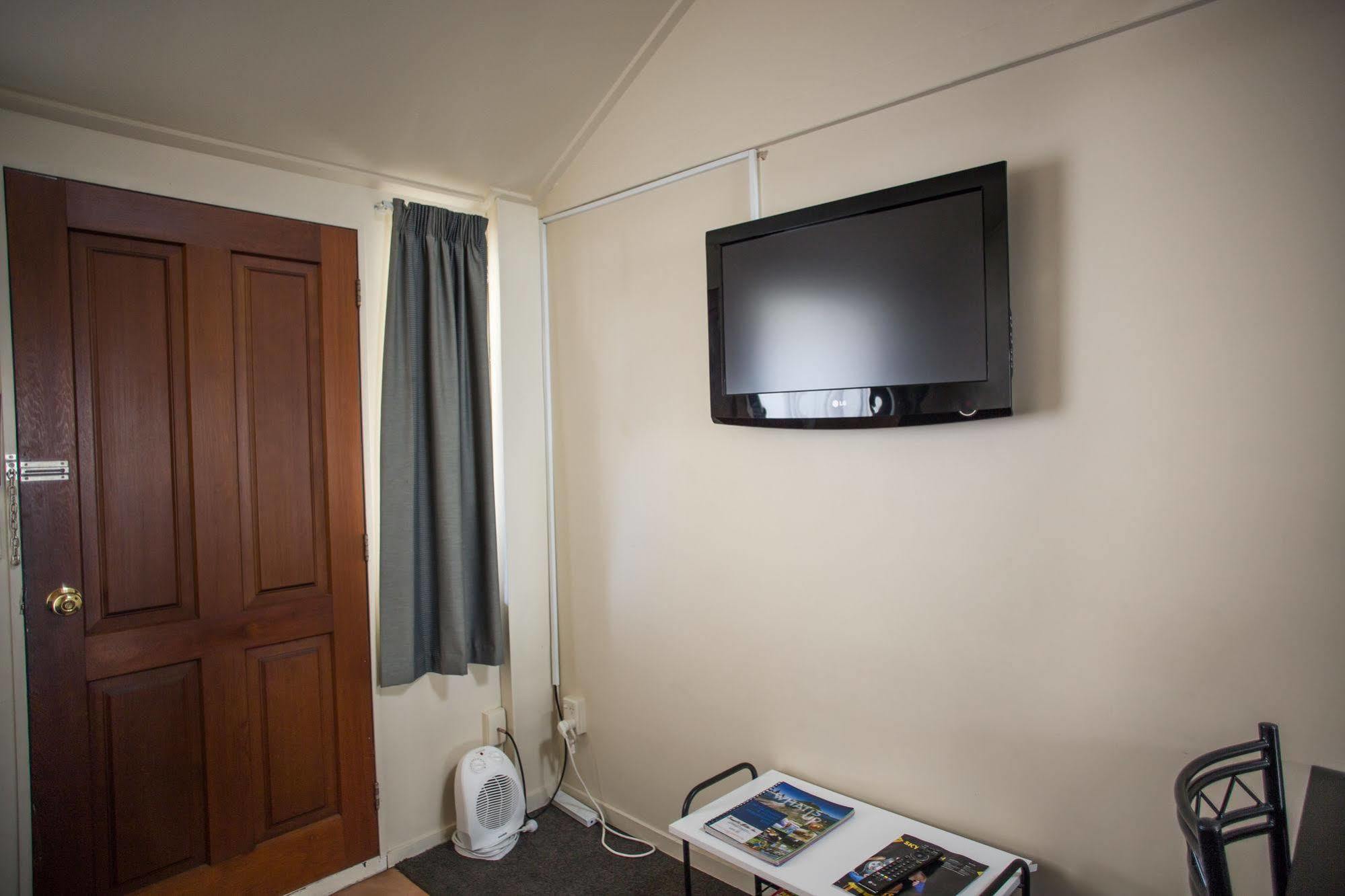 Bennetts Thermal Motor Inn Тауранга Екстер'єр фото